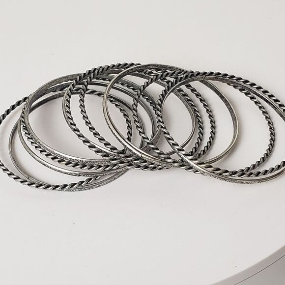 HUGE STACK Of Silver-tone Metal Bangle Bracelets - Picture 5 of 5